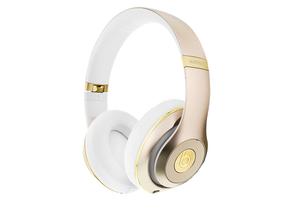 ortery-pure-white-beats eCommerce photos - Beats Headphones